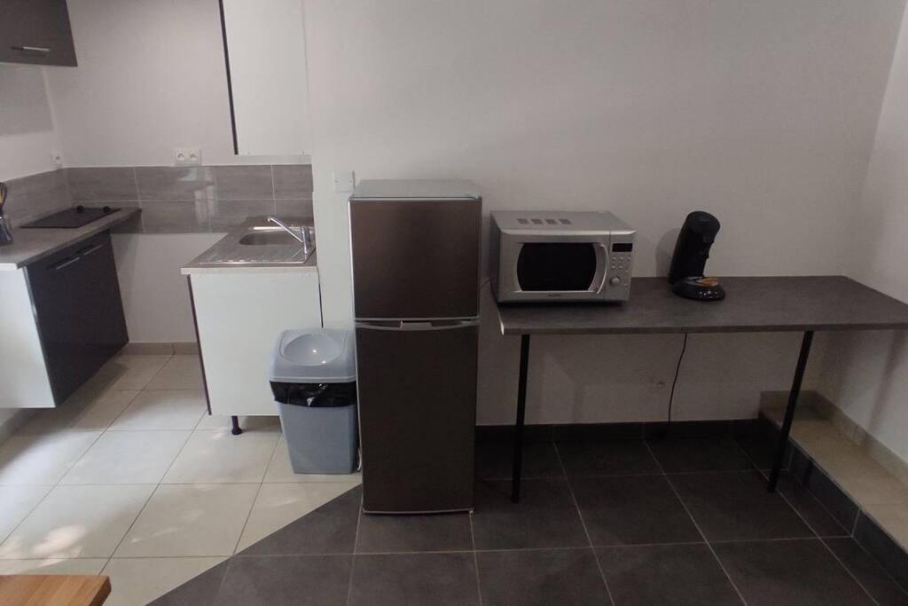 Appartement Hyper Centre Mayenne Esterno foto